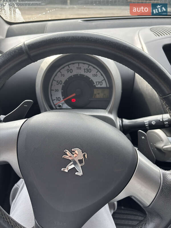 Хэтчбек Peugeot 107 2012 в Запорожье