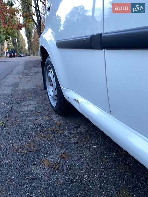 Хэтчбек Peugeot 107 2011 в Киеве