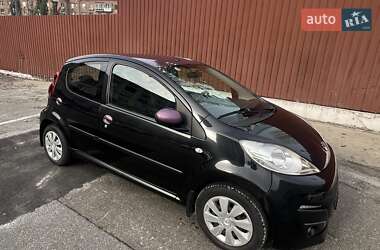 Хэтчбек Peugeot 107 2013 в Киеве