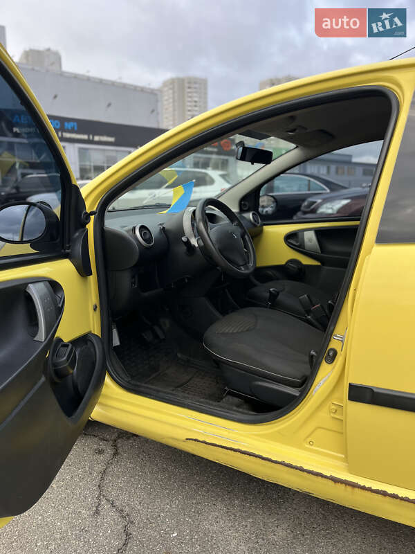 Хетчбек Peugeot 107 2012 в Києві