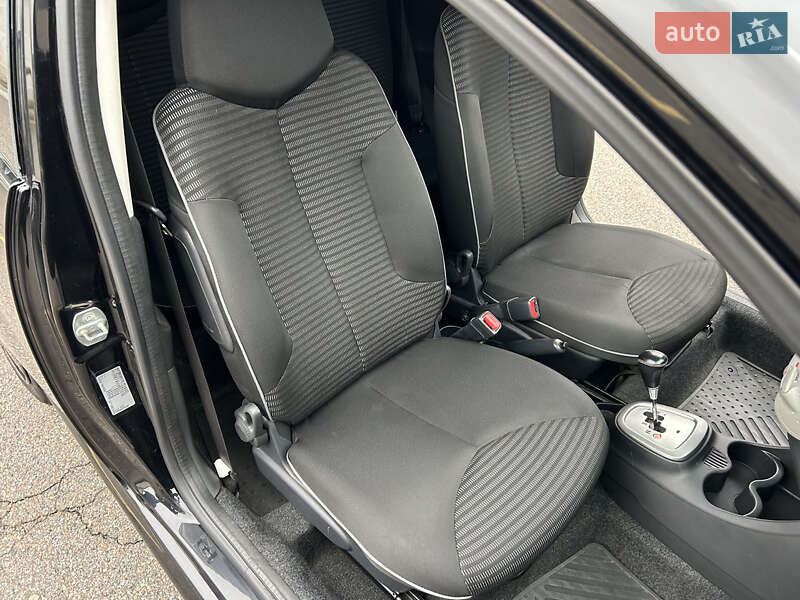 Хэтчбек Peugeot 107 2012 в Киеве