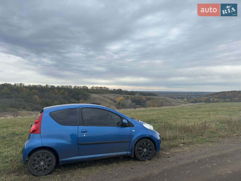 Хетчбек Peugeot 107 2011 в Полтаві