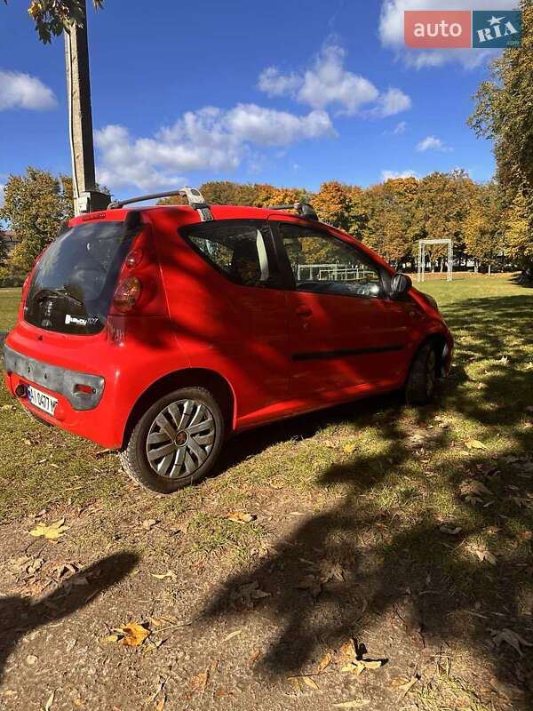 Хетчбек Peugeot 107 2010 в Києві