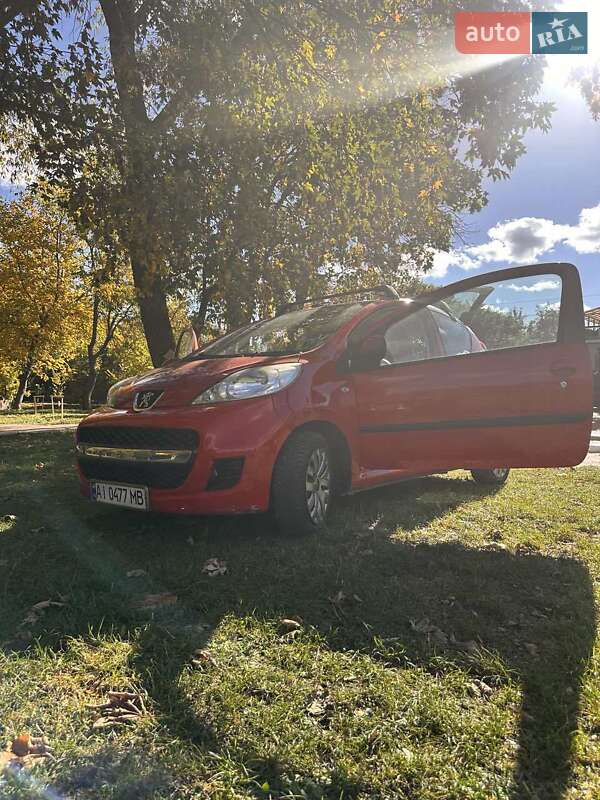 Хетчбек Peugeot 107 2010 в Києві