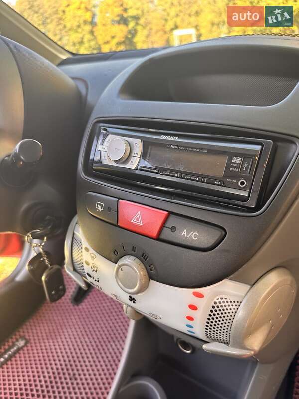 Хетчбек Peugeot 107 2010 в Києві