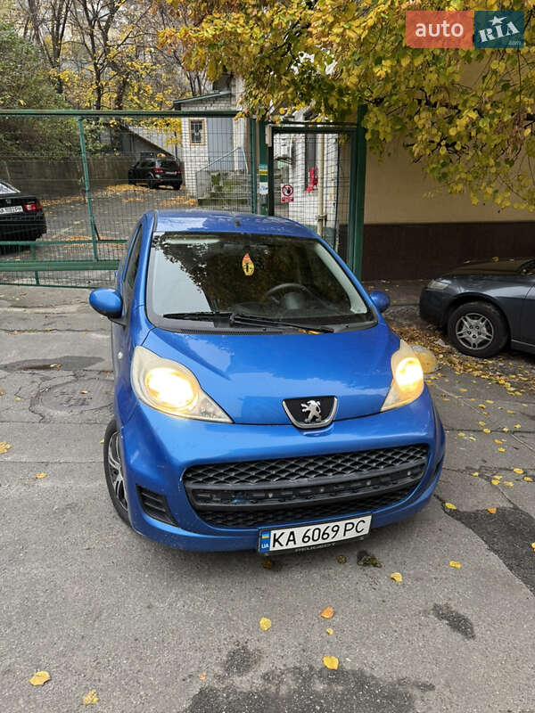 Хэтчбек Peugeot 107 2010 в Киеве