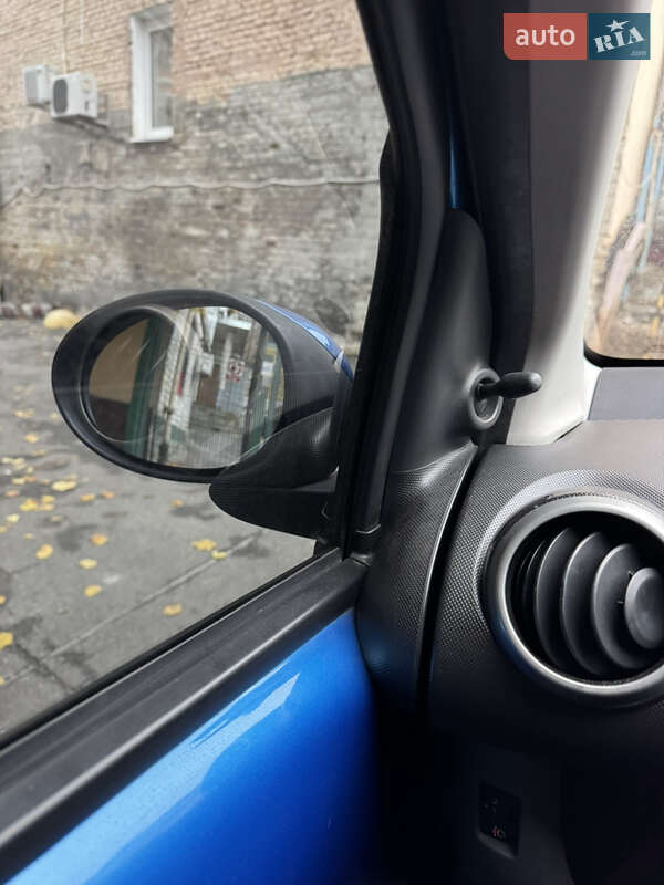 Хэтчбек Peugeot 107 2010 в Киеве