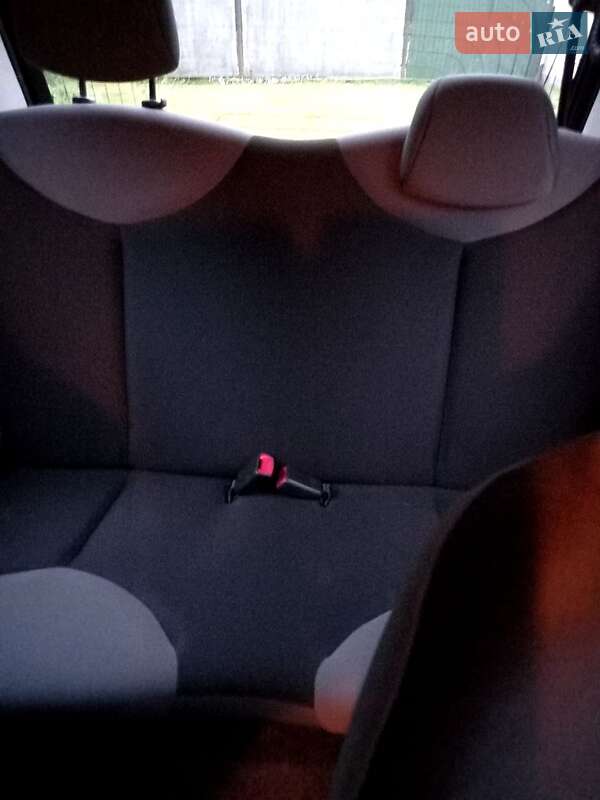 Хетчбек Peugeot 107 2006 в Любомлі