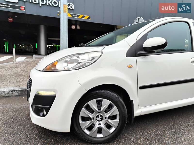 Хэтчбек Peugeot 107 2013 в Киеве
