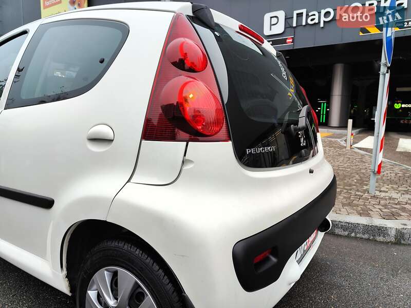 Хэтчбек Peugeot 107 2013 в Киеве