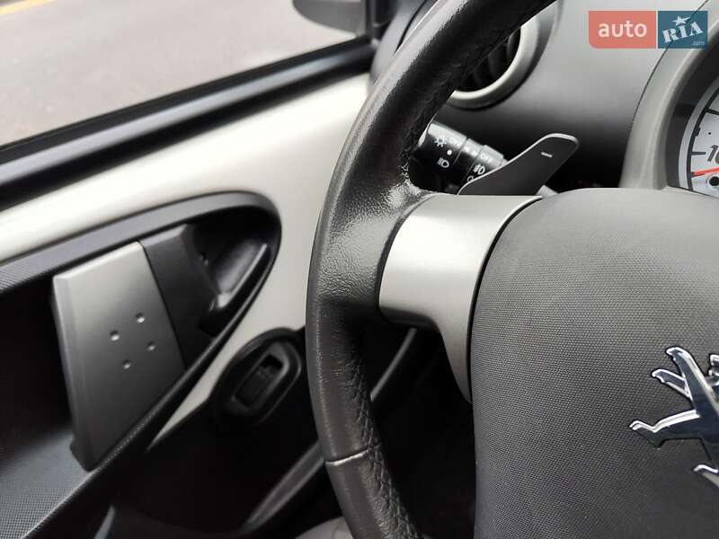 Хэтчбек Peugeot 107 2013 в Киеве