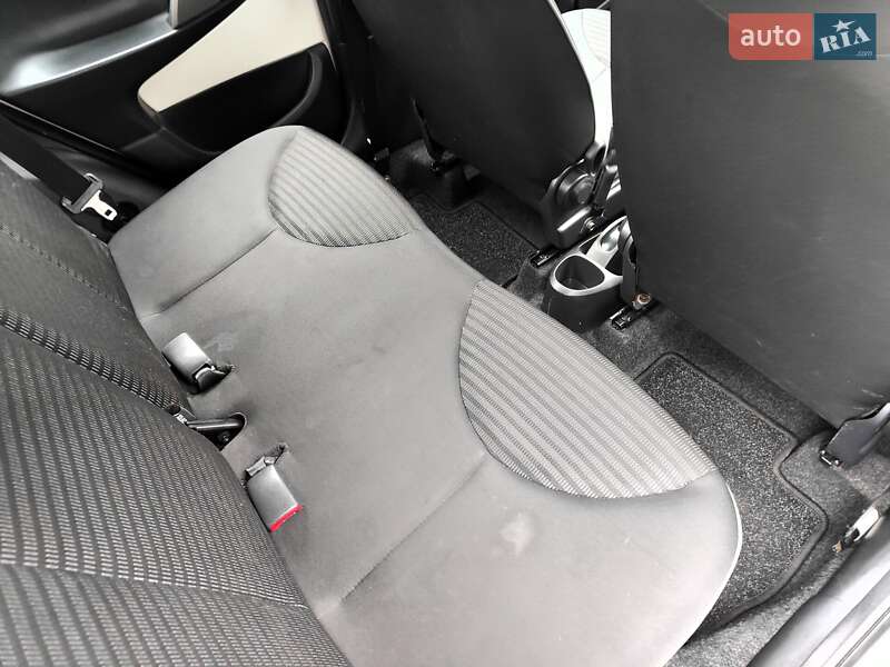 Хэтчбек Peugeot 107 2013 в Киеве