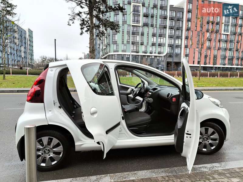 Хэтчбек Peugeot 107 2013 в Киеве