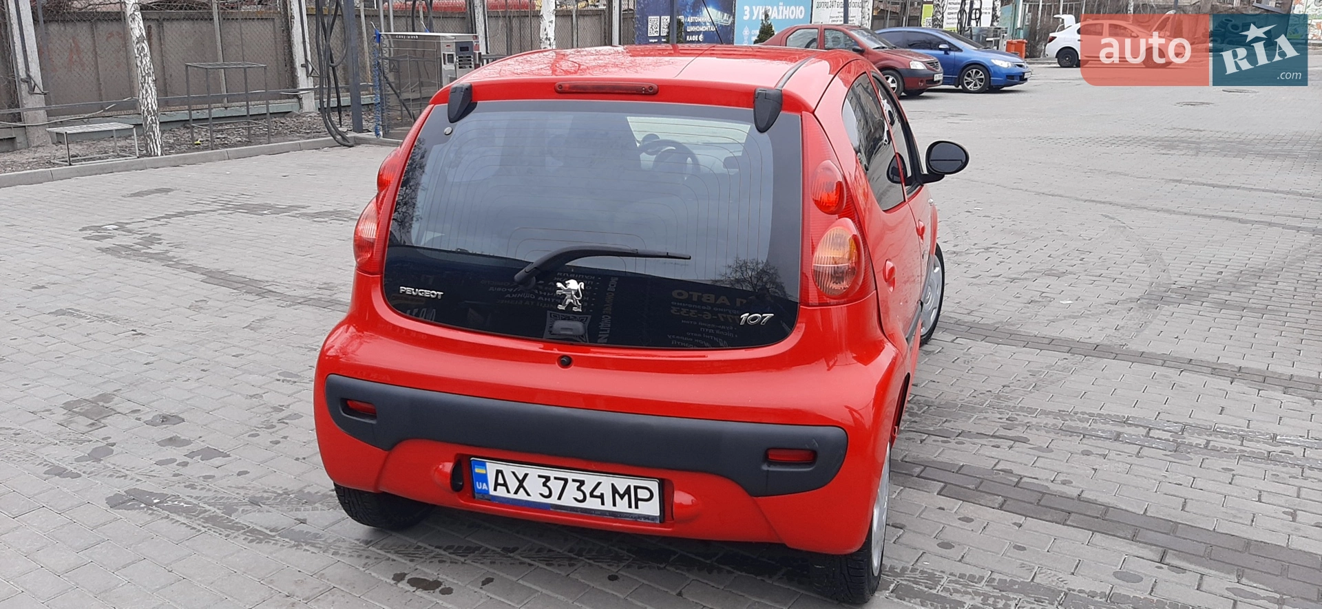 2011 Peugeot 107 - фото 1