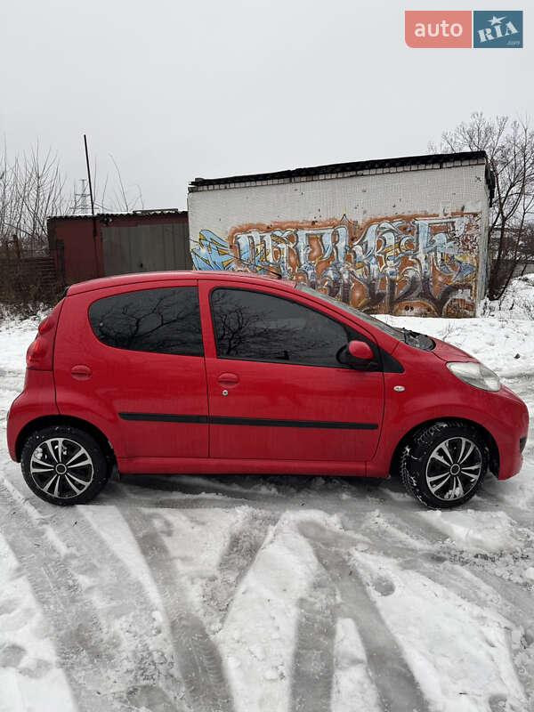 Хэтчбек Peugeot 107 2010 в Харькове