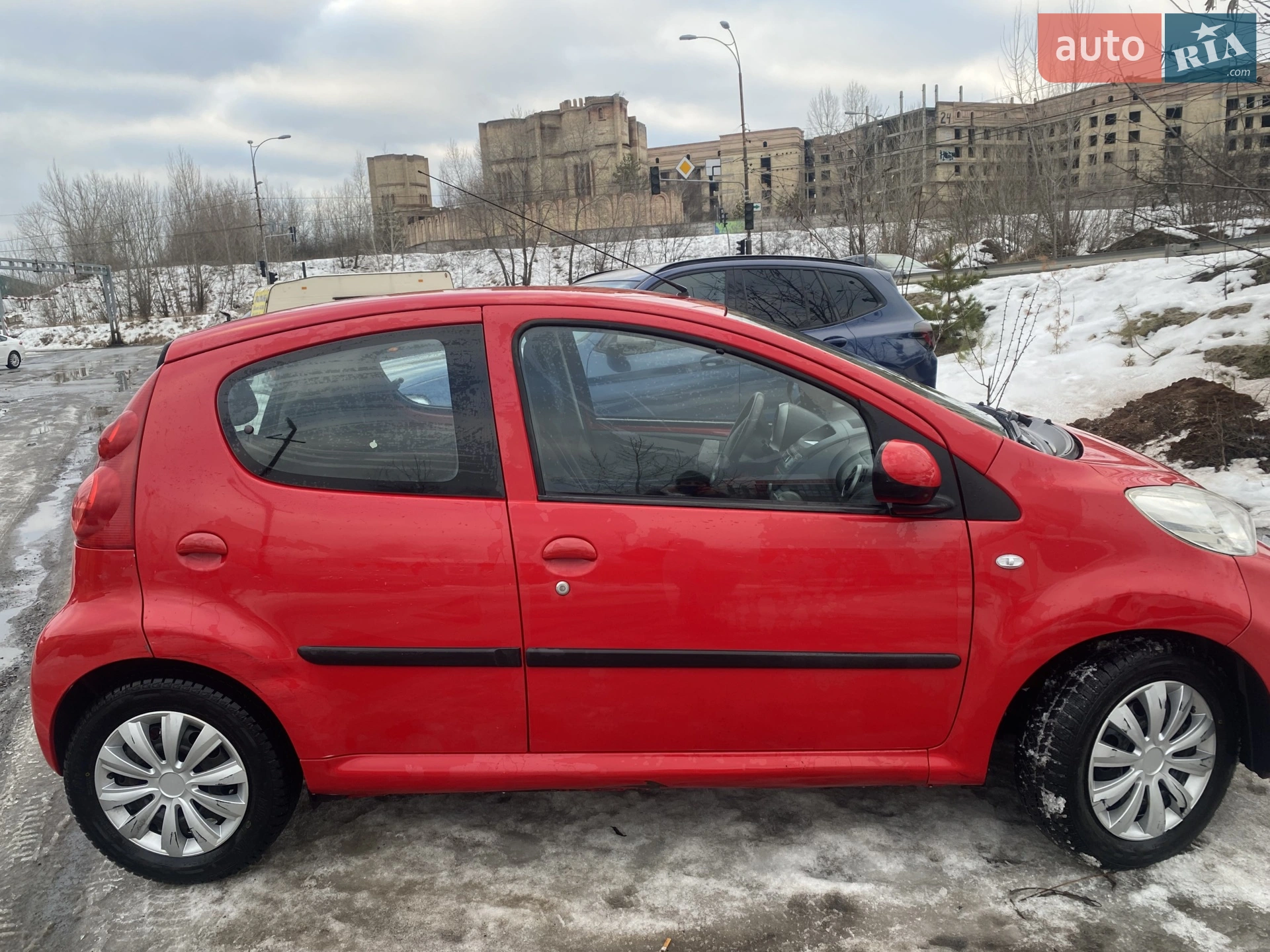 2011 Peugeot 107 - мініатюра 2