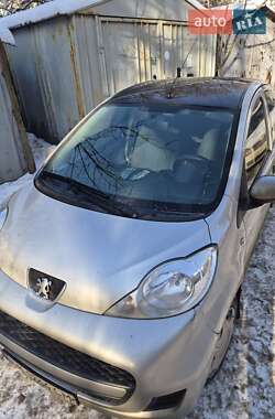 Хэтчбек Peugeot 107 2011 в Киеве