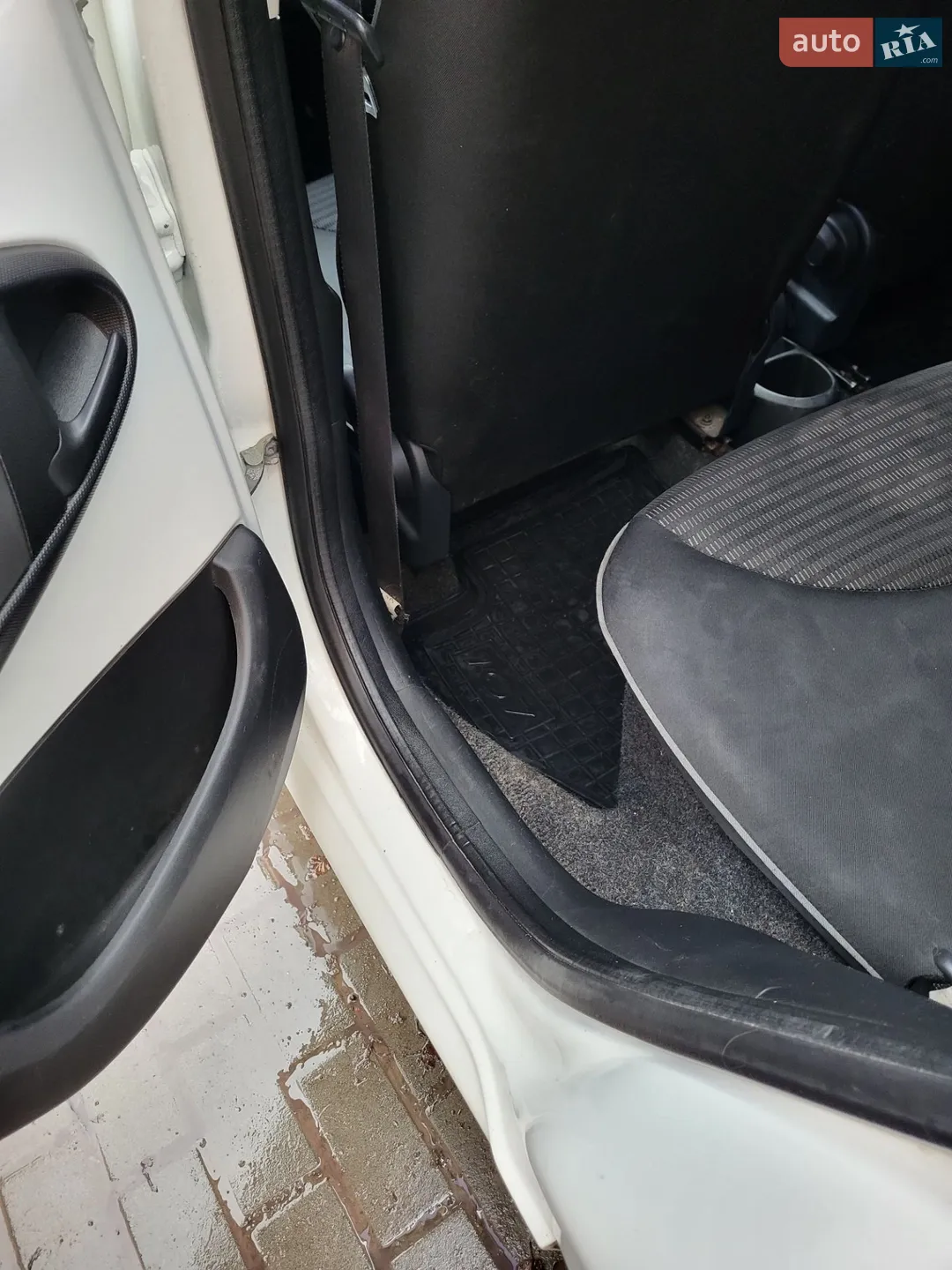 2012 Peugeot 107 - мініатюра 11