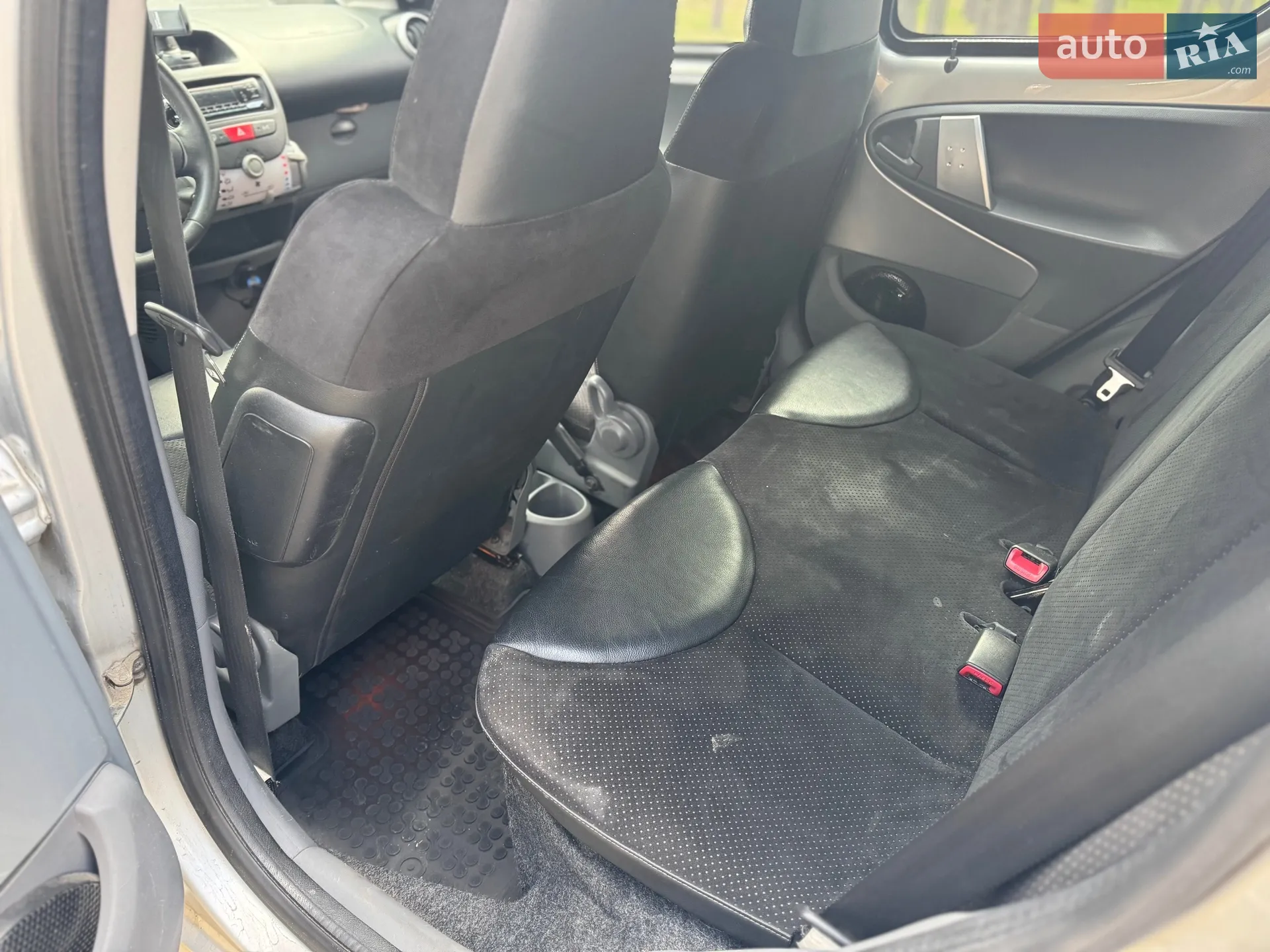 2011 Peugeot 107 - мініатюра 13