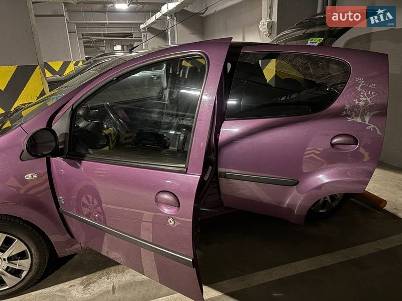 Хэтчбек Peugeot 107 2013 в Киеве