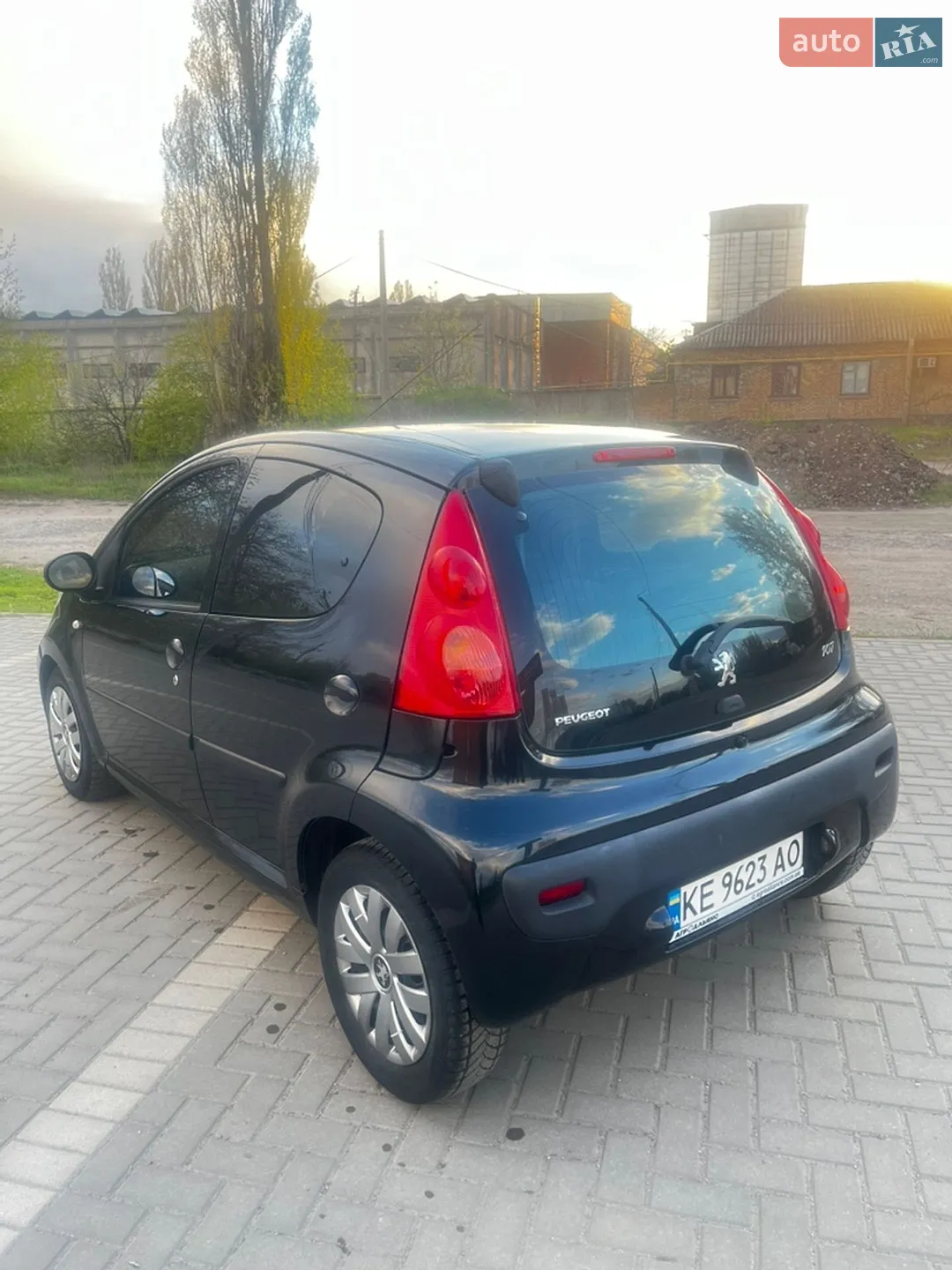 2011 Peugeot 107 - мініатюра 3