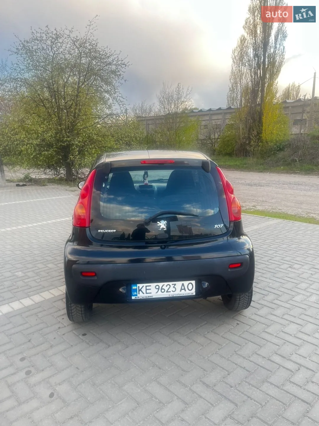 2011 Peugeot 107 - мініатюра 4
