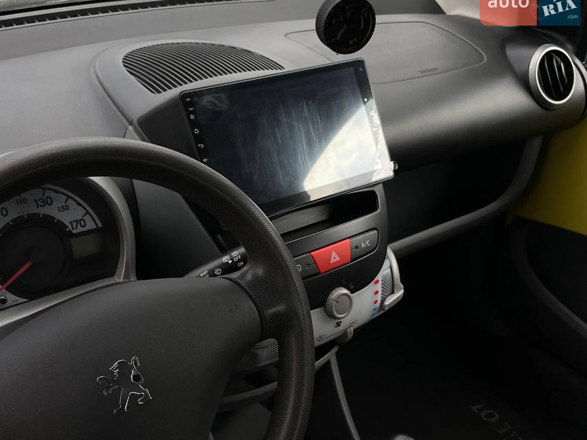 2012 Peugeot 107 - мініатюра 12