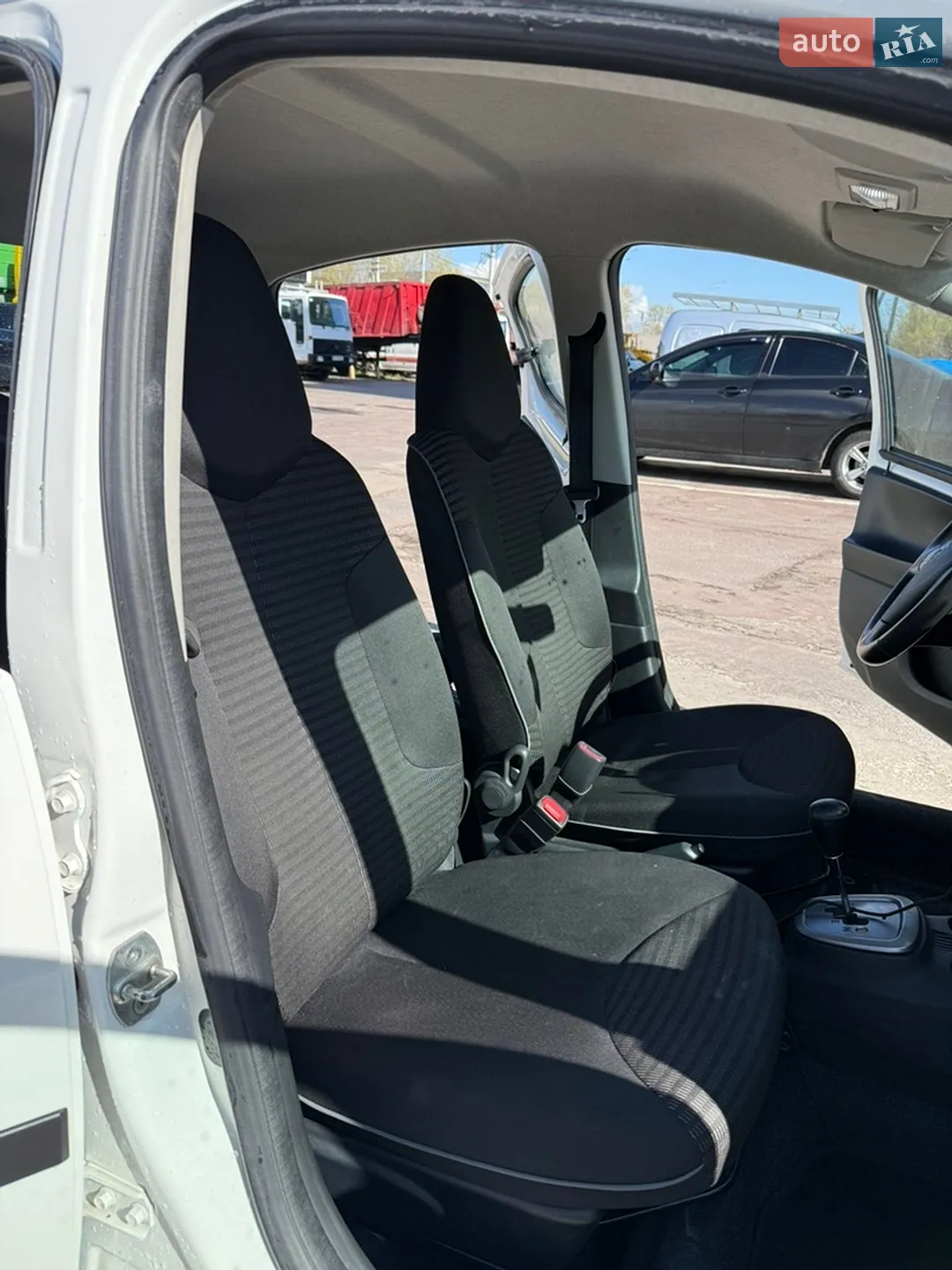 2013 Peugeot 107 - мініатюра 13