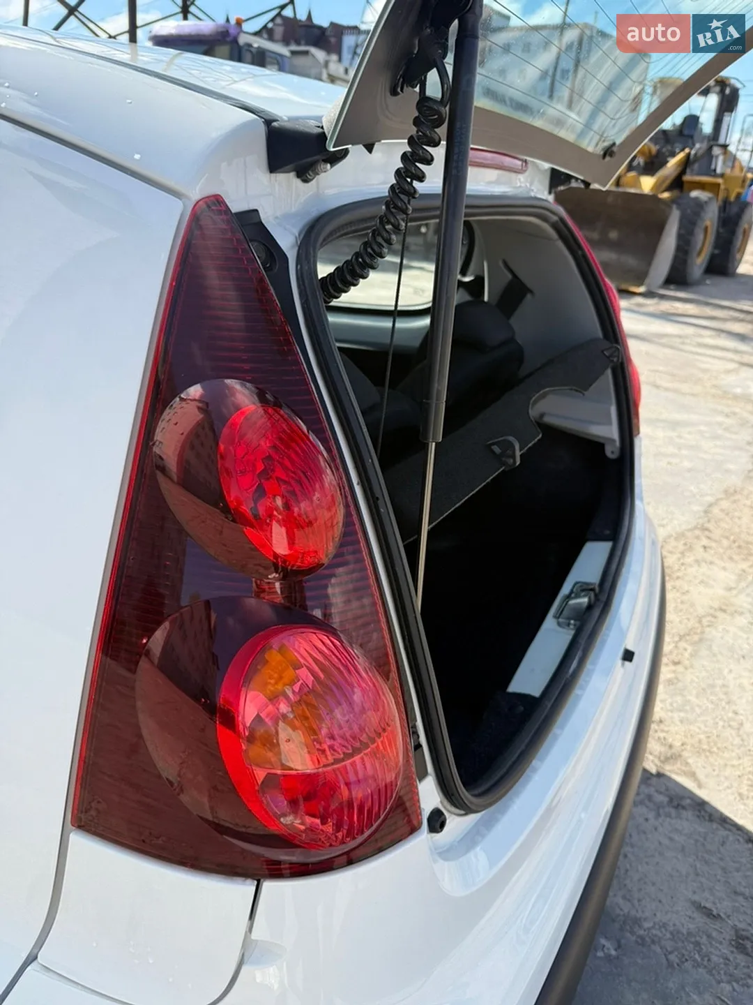 2013 Peugeot 107 - мініатюра 18