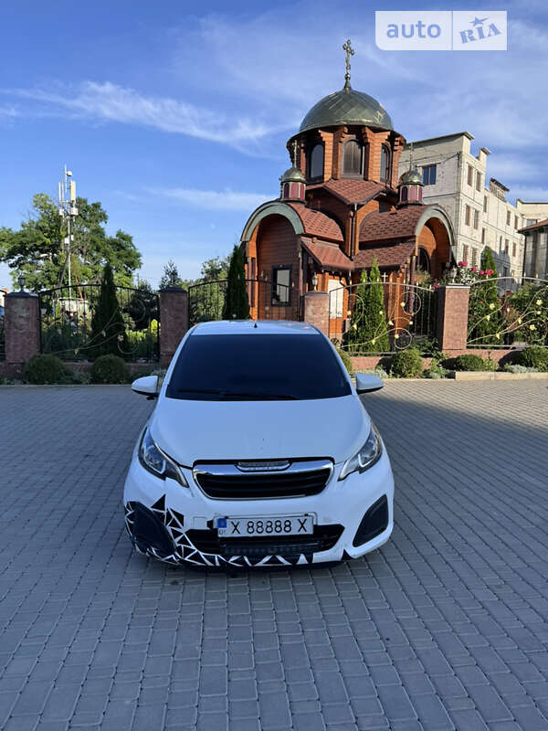 Хэтчбек Peugeot 108 2016 в Черноморске
