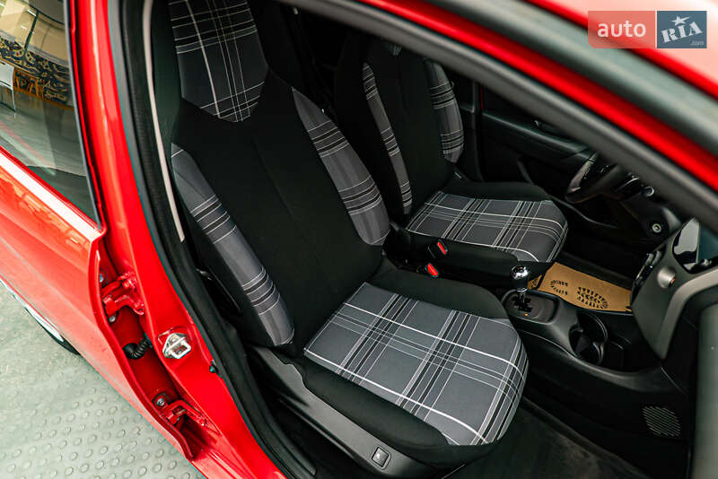 Хэтчбек Peugeot 108 2018 в Киеве фото 17 Хэтчбек Peugeot 108 2018 в Киеве