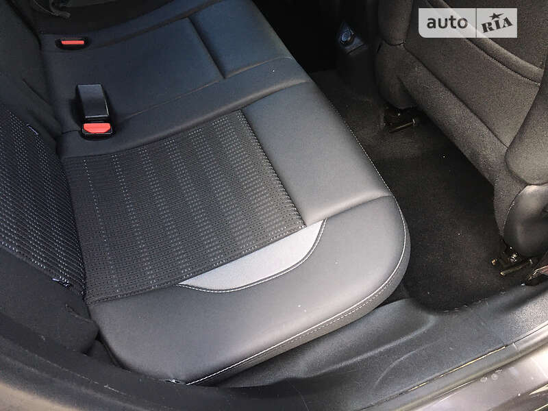 Позашляховик / Кросовер Peugeot 2008 2017 в Дубні