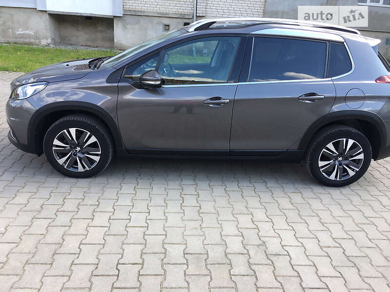 Позашляховик / Кросовер Peugeot 2008 2017 в Дубні
