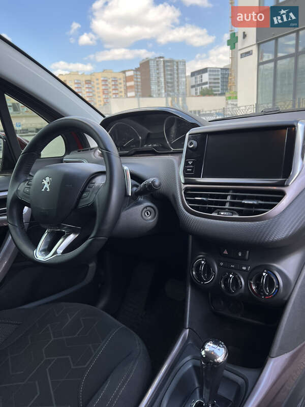 Внедорожник / Кроссовер Peugeot 2008 2014 в Хмельницком