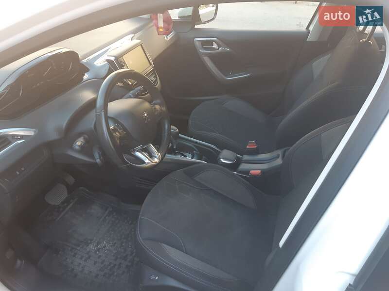 Позашляховик / Кросовер Peugeot 2008 2017 в Запоріжжі