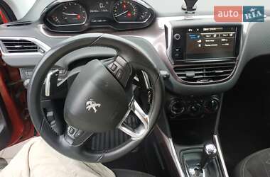 Позашляховик / Кросовер Peugeot 2008 2014 в Львові