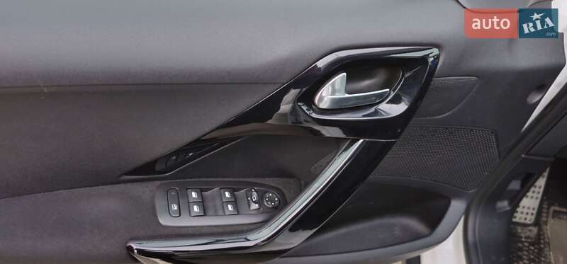 Внедорожник / Кроссовер Peugeot 2008 2019 в Виннице