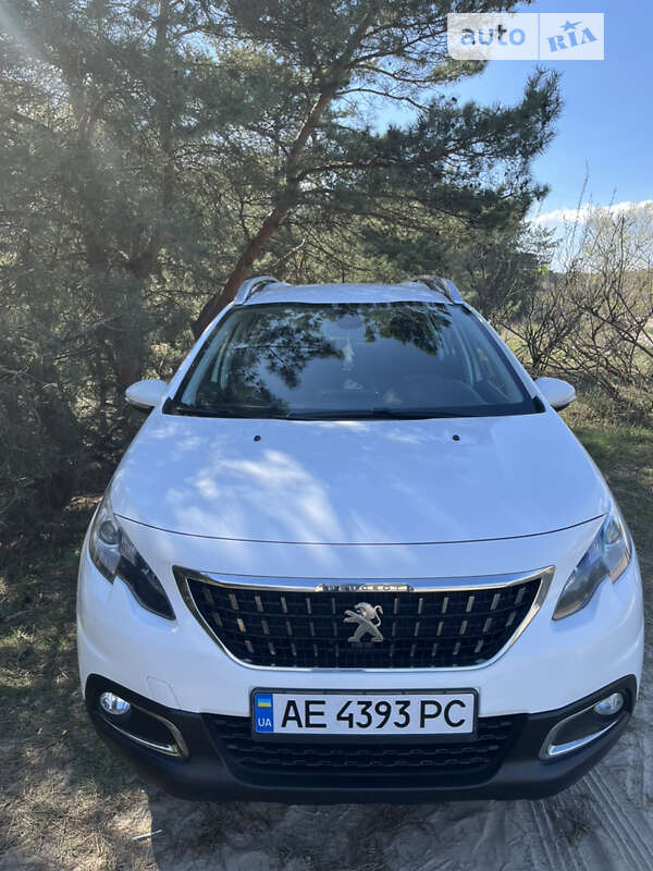 Внедорожник / Кроссовер Peugeot 2008 2017 в Днепре