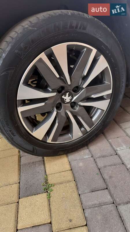 Позашляховик / Кросовер Peugeot 2008 2019 в Івано-Франківську