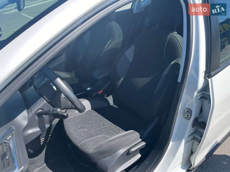 Позашляховик / Кросовер Peugeot 2008 2018 в Вінниці