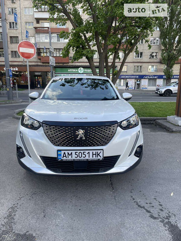 Внедорожник / Кроссовер Peugeot 2008 2020 в Киеве