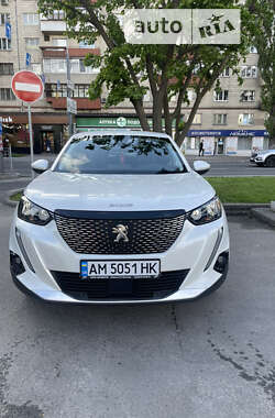 Внедорожник / Кроссовер Peugeot 2008 2020 в Киеве