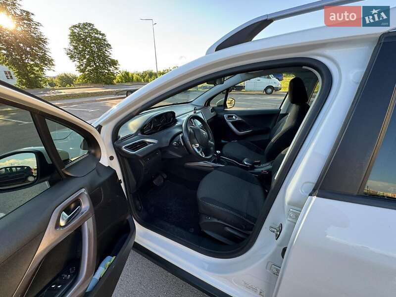 Внедорожник / Кроссовер Peugeot 2008 2014 в Ровно