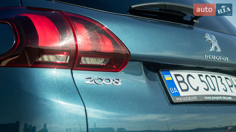 Позашляховик / Кросовер Peugeot 2008 2016 в Львові