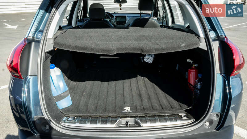 Позашляховик / Кросовер Peugeot 2008 2016 в Львові