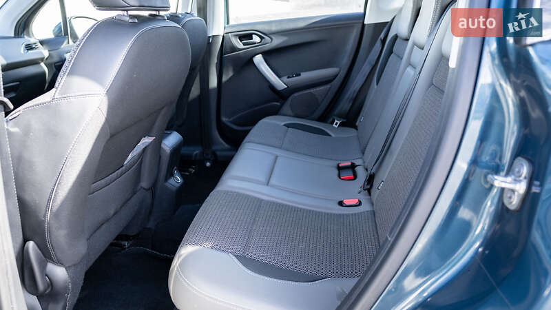 Позашляховик / Кросовер Peugeot 2008 2016 в Львові