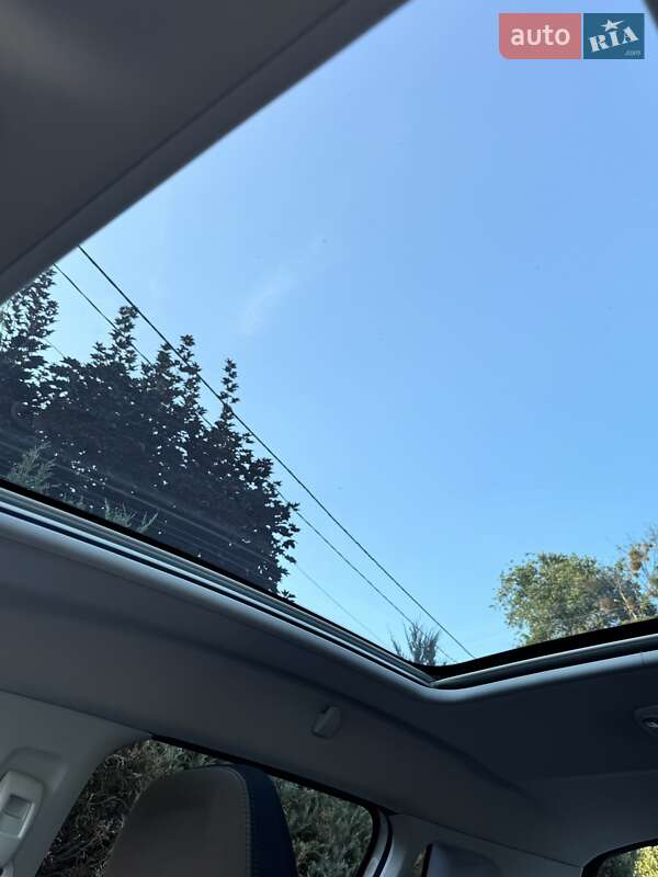 Позашляховик / Кросовер Peugeot 2008 2015 в Полтаві