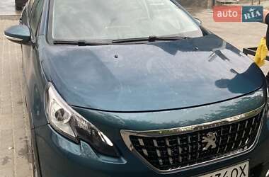 Внедорожник / Кроссовер Peugeot 2008 2016 в Львове