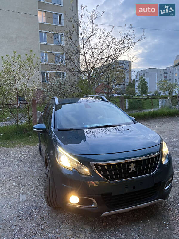 Внедорожник / Кроссовер Peugeot 2008 2016 в Львове