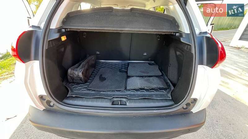 Позашляховик / Кросовер Peugeot 2008 2019 в Києві